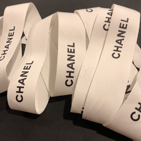 Chanel white ribbon - Picture 3 of 5